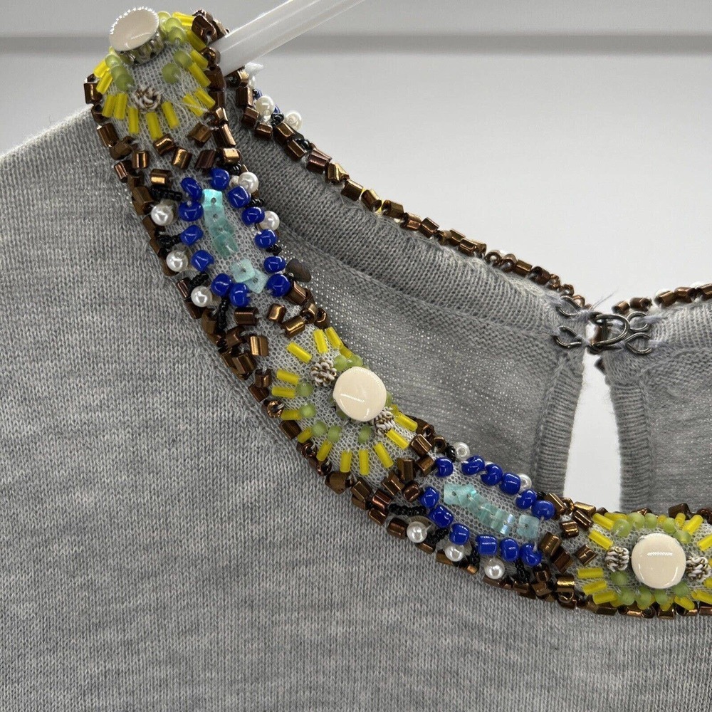 ANTHROPOLOGIE Knit Top W/Beaded Neckline Light Gray Short Sleeve Size M - Picture 2 of 12